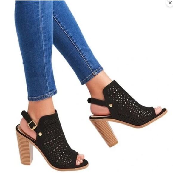 DV Dolce Vita Kassi Black Suede Slingback Laser Cut Open Toe Block Heel Sandals - Picture 1 of 10